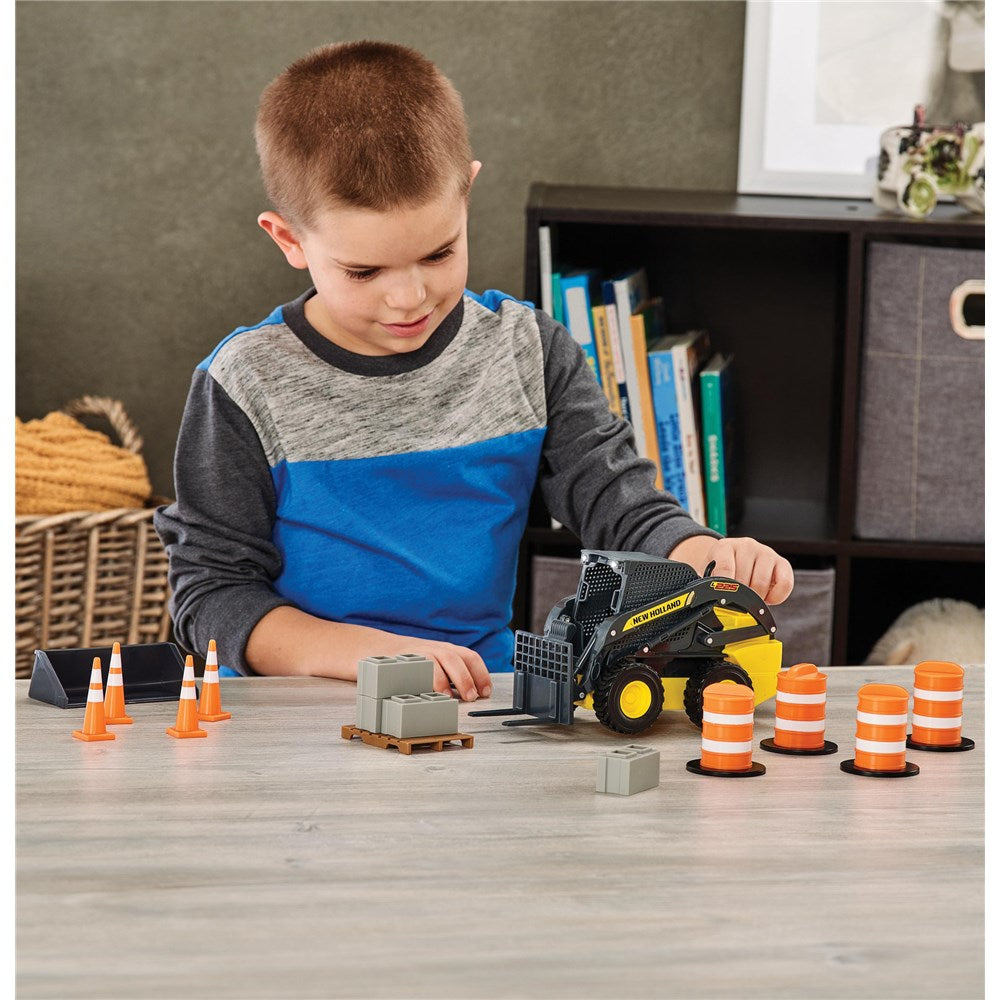 New Holland 1:16 NH Big Farm Skidsteer Set